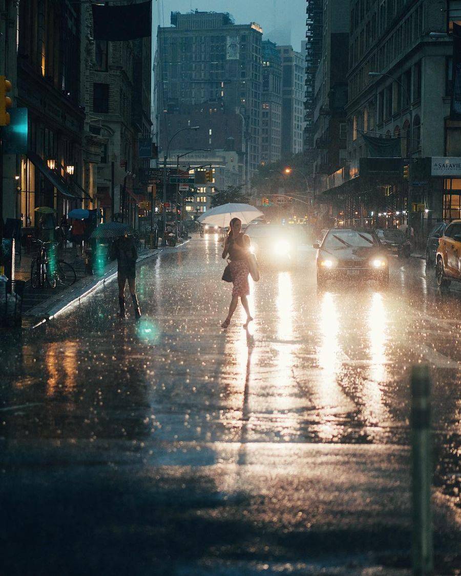 雨季已至,来看看这两位摄影师如何表现"夜雨"的意境