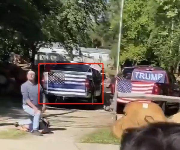 新泽西州白人重演“跪杀”嘲讽抗议者