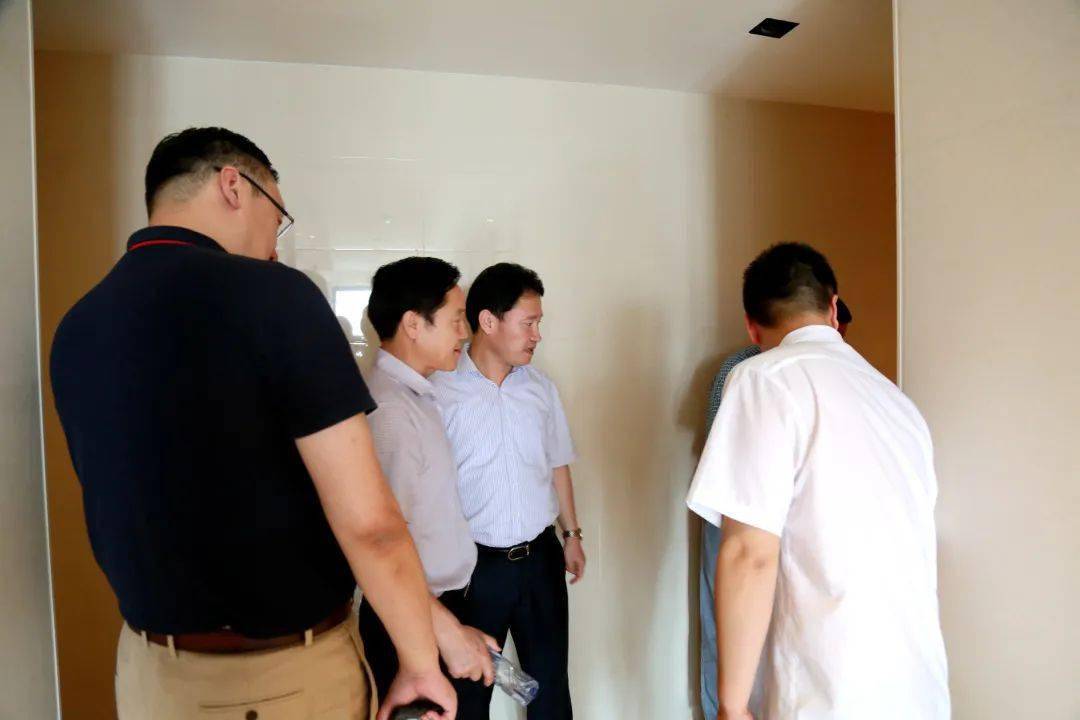 周四环境日区委常委宣传部部长郝炳权赴石泉路街道检查指导文明城区