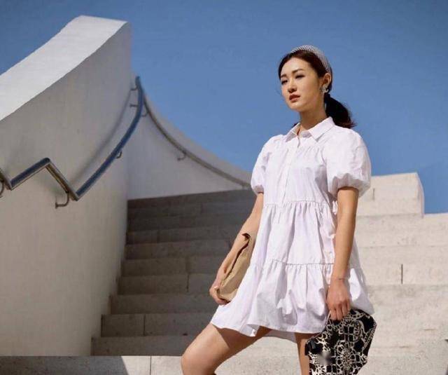 TVB小花想掴人气小生男友发泄！传两人年底结婚