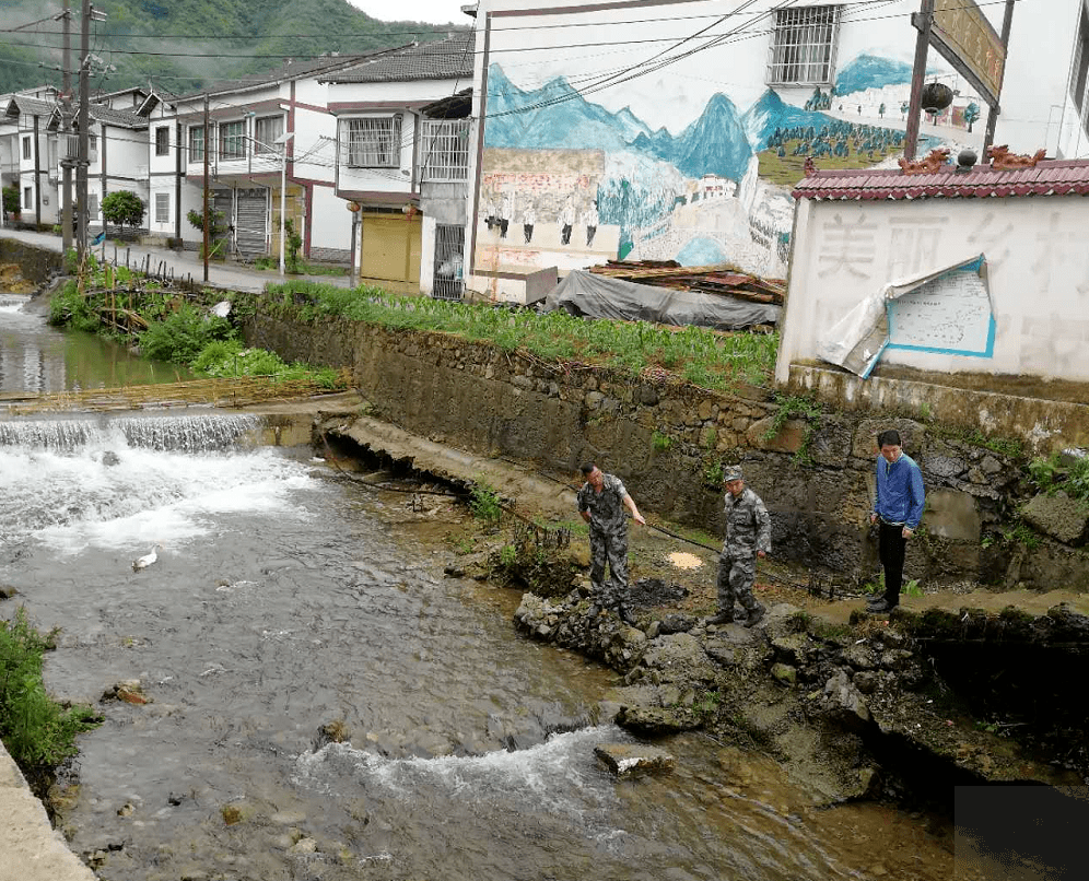 全县共出现3站大暴雨,6站暴雨,7站大雨,5站中雨,3站小雨,其中旺草镇