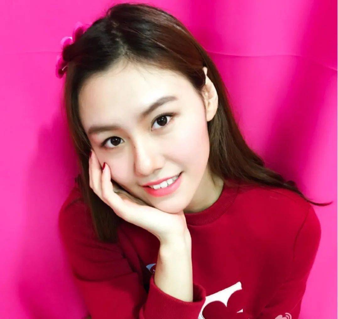怎么夸人美 0d57f10f2a4746348ca9247dc48bd2b2.jpeg