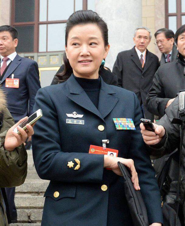 国家一级演员,专业技术少将军衔,被媒体称之"现役最美女将军"
