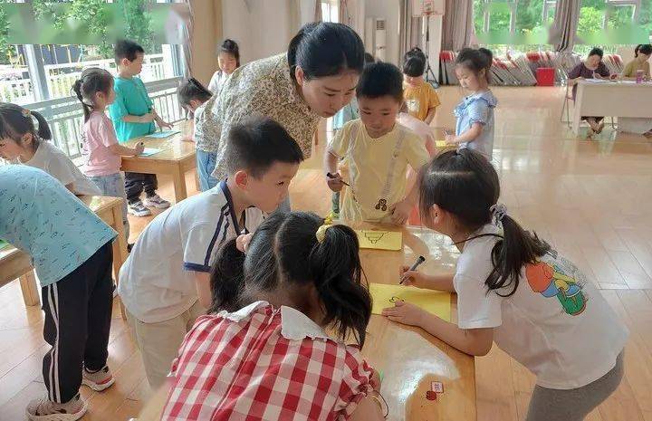 优质课一等奖幼儿园大班 c05c057de8264d6d96e240a1898660f6.jpeg