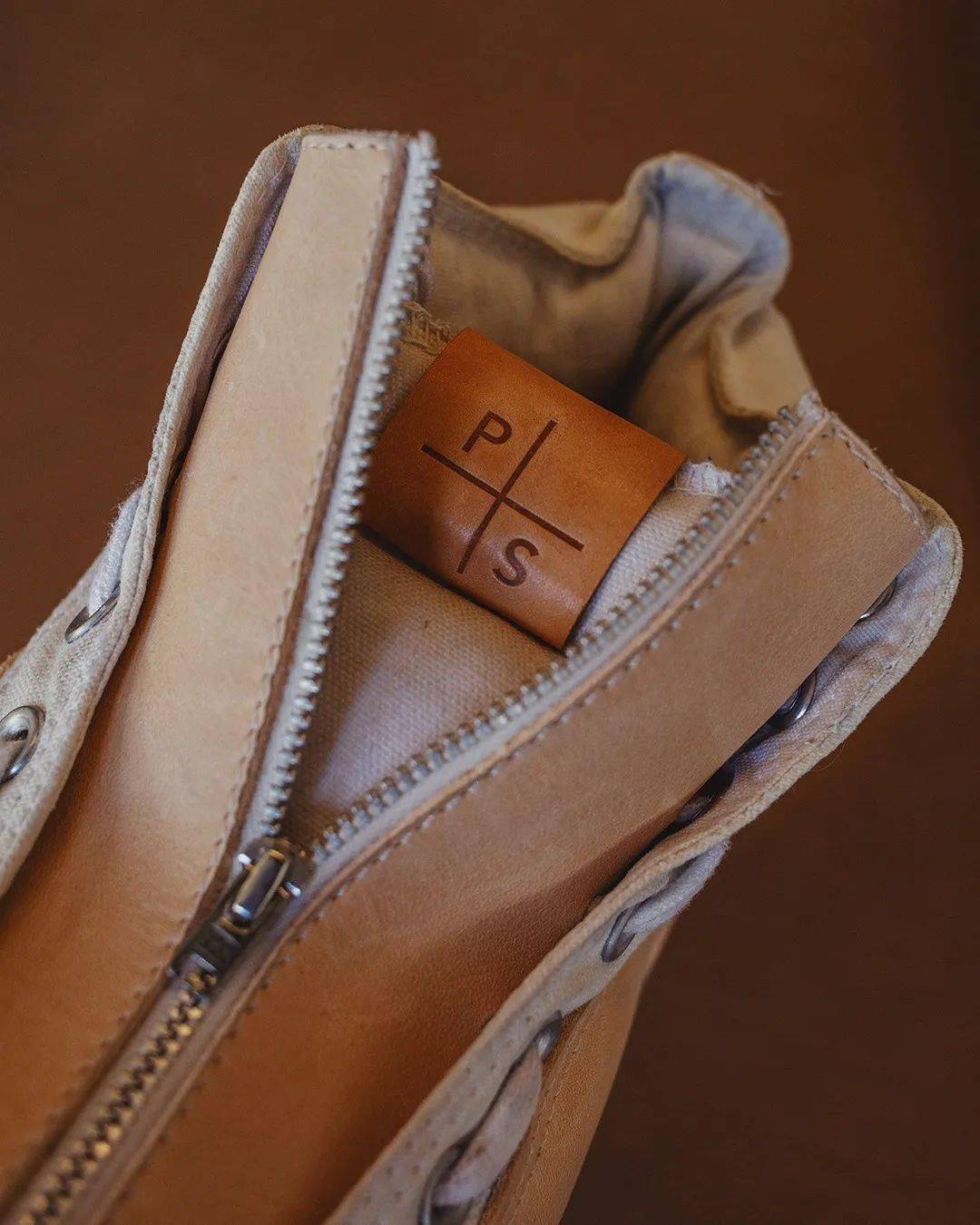 怎样改造鞋子 68ce5ce1e2514f1d9df46c9144893ca3.jpeg