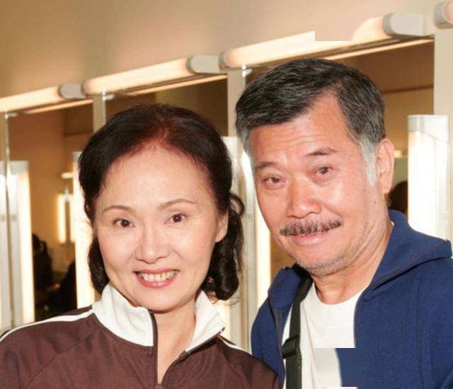 留不住人！75岁TVB老戏骨低调离巢，与丈夫结婚