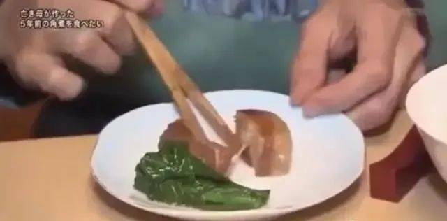 炖肉|女儿把她做的最后一道菜冻进冰箱五年。如今她重温了这个味道母亲突然去世