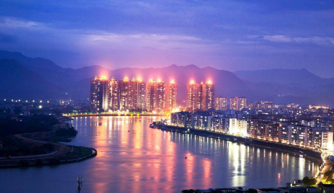 △绥江夜景 四会市供图 加快5g基站建设,推动新经济新动能快速成长.