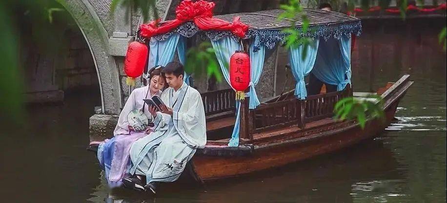 永浴爱河号上线啦在台儿庄古城摇着小船驶往幸福的彼岸