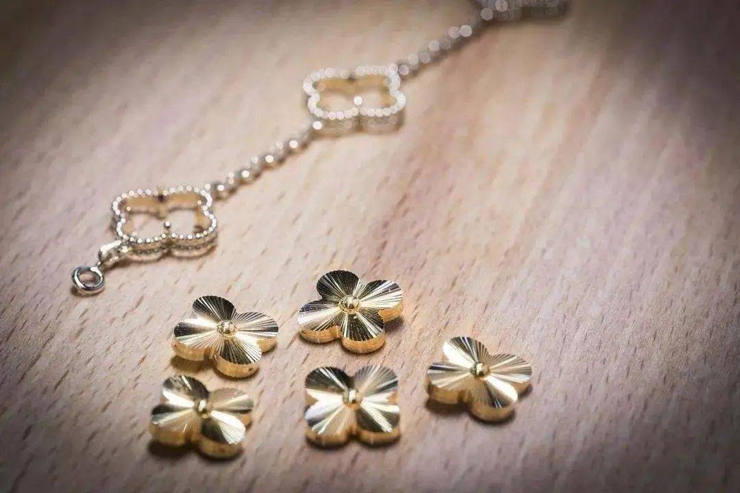 �����ǡ�����ű�....���ǵı������������Ժη�?