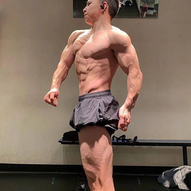 怎么才能变成肌肉猛男 1fd610e9cfa64a86b7dab0d4d4336193.jpeg