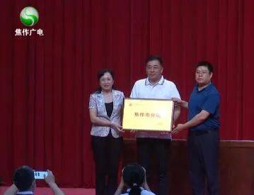 2020两会热点GDP_2020年中国gdp变化图(2)