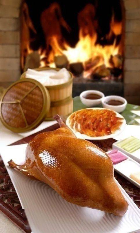 一样吃到正宗北京烤鸭的味道在大魔都想吃正宗烤鸭,还需跑到大北京吗?