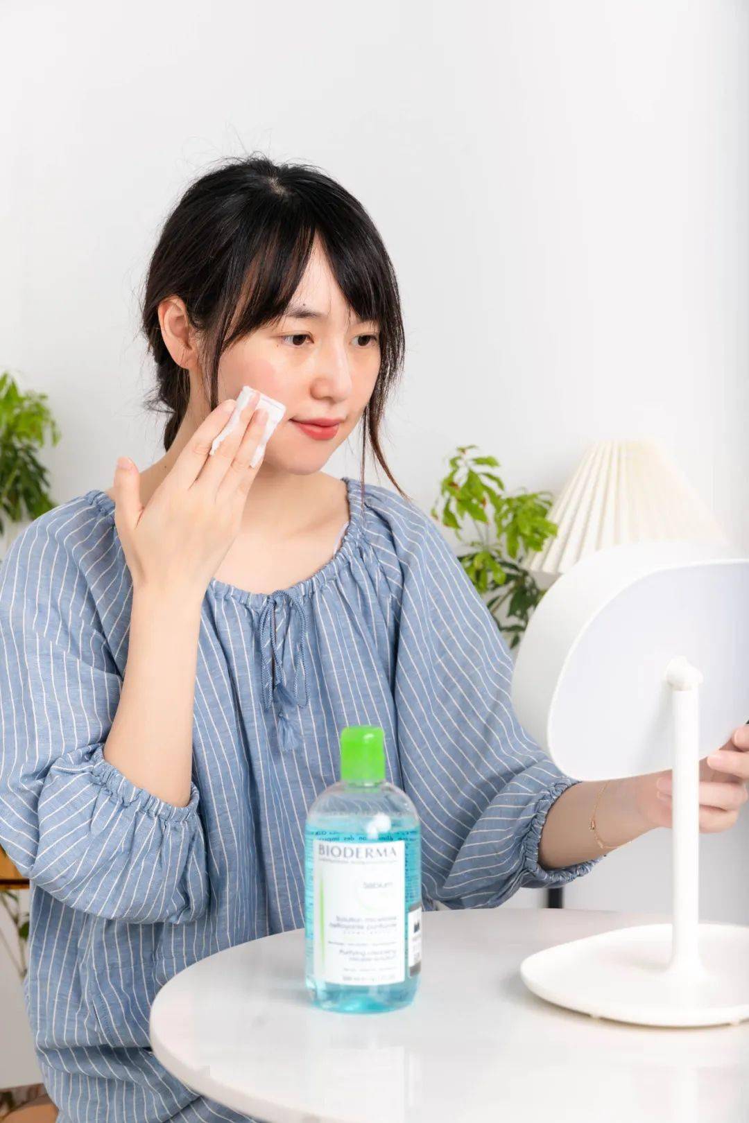 想要按下岁月的暂停键,卸妆比护肤更重要