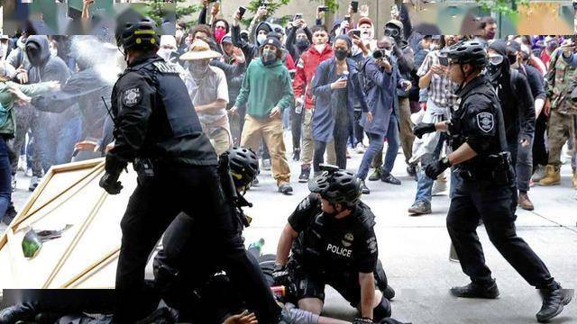 美国红脖子武装民兵开始全面动员抓白宫官员然后挥师东进