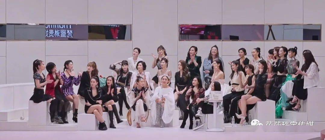 回忆当年的时尚穿搭 15d04be2da714c7595c06b38076f7f17.jpeg