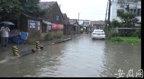 物品|持续强降雨致居民家中被淹 芜湖消防紧急转移救援