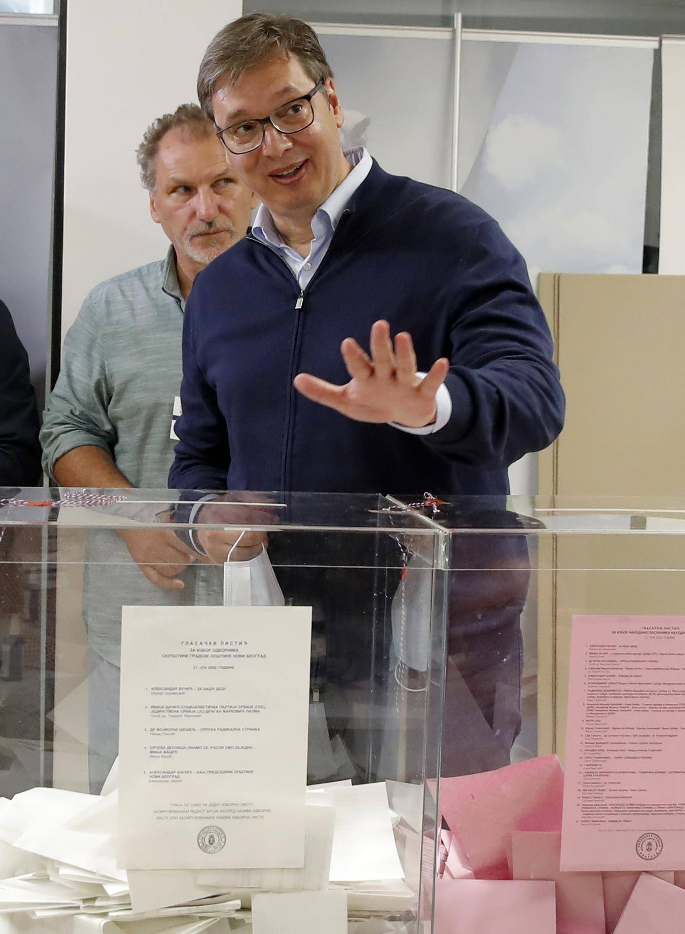 武契奇|塞尔维亚举行议会选举