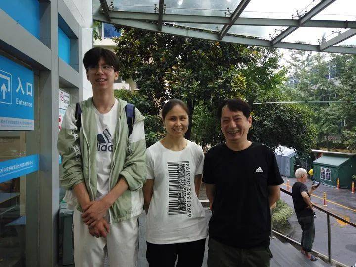 训练|孩子却蹿到1米9多，练游泳太神奇了父母只有1米6多