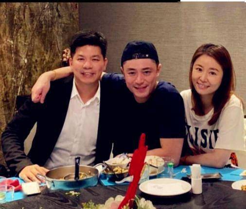 林心如霍建华近照，两人一起发福，夫妻相十足