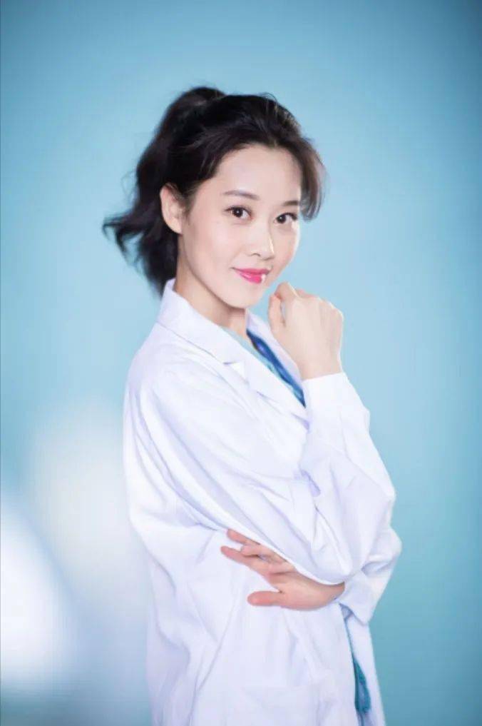 贺梦洁 有人说星星很亮,是没见过你们眼里的光.