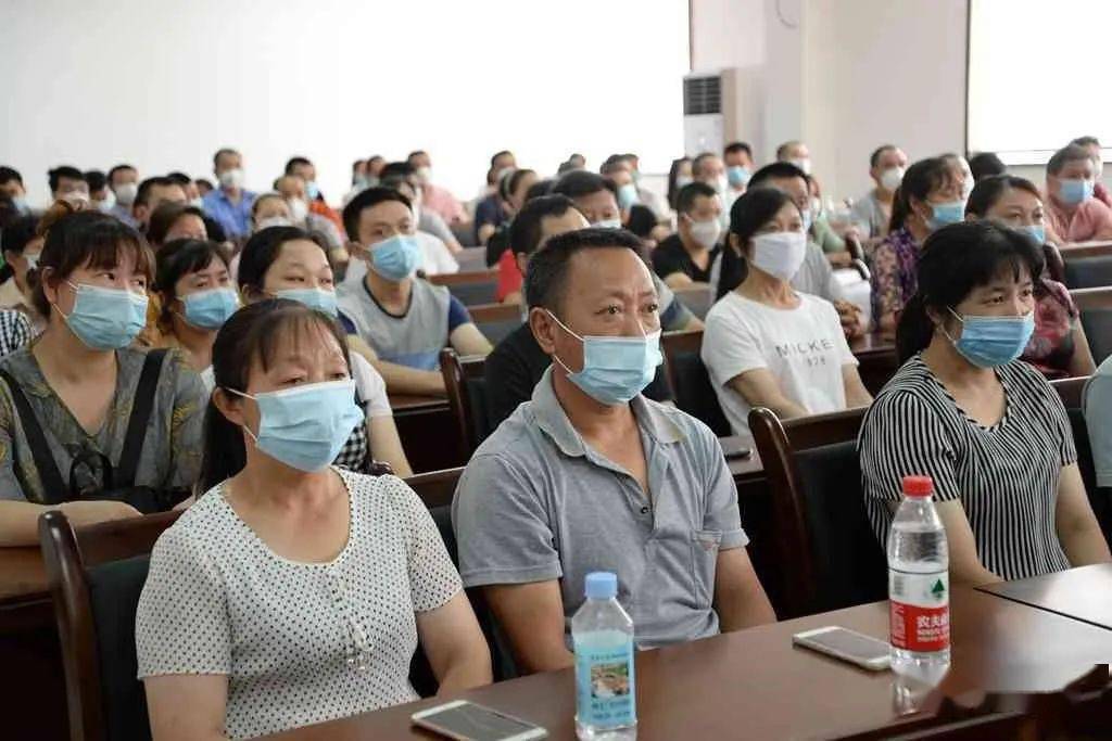 法院出手,这群工人拿到280多万元"血汗钱"_崇州