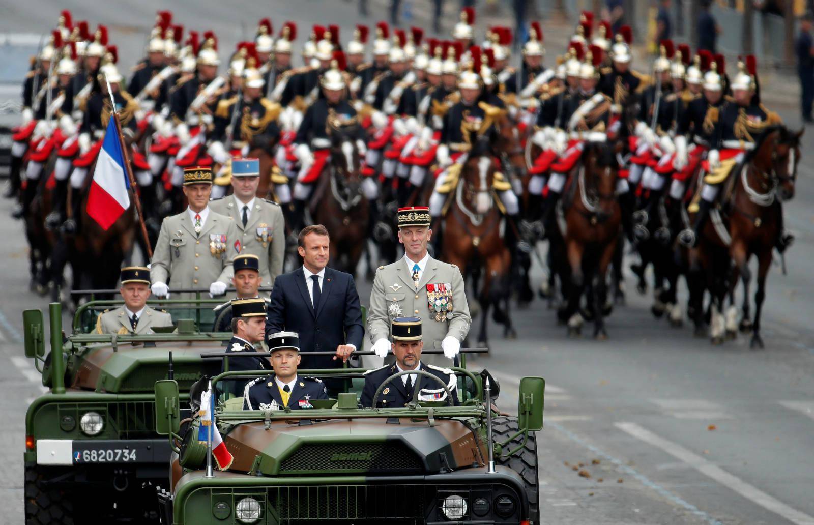 法意国庆日取消阅兵式,土库曼斯坦首次举行胜利日阅兵