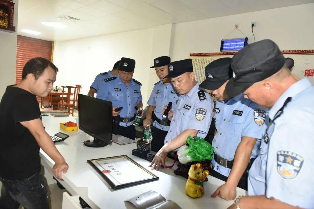 罗城公安局大清查行动,出动100余名警力,拘留了一些人