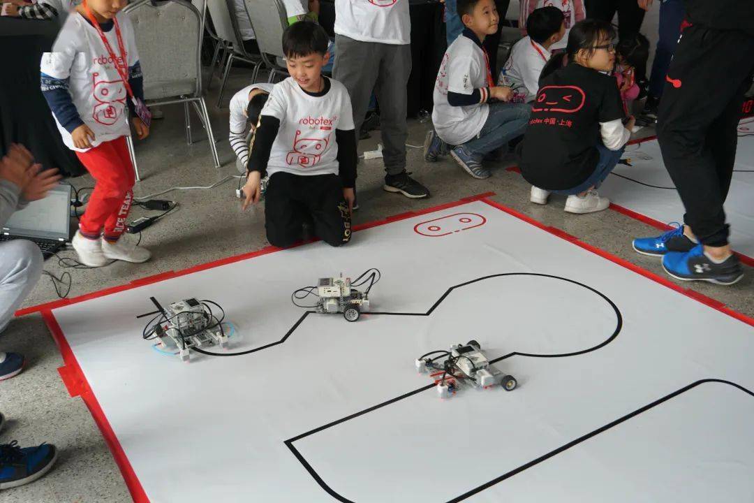 本期主题:乐高巡线 和我们一起逐梦机器人舞台  别犹豫  2020 robotex