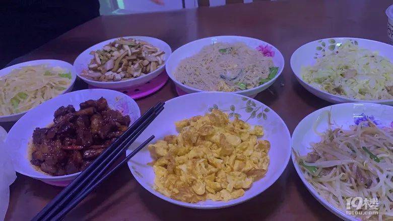 家里做美食图片大全 7915de4d624d42a1b43ff15e9b1bf19f.jpeg