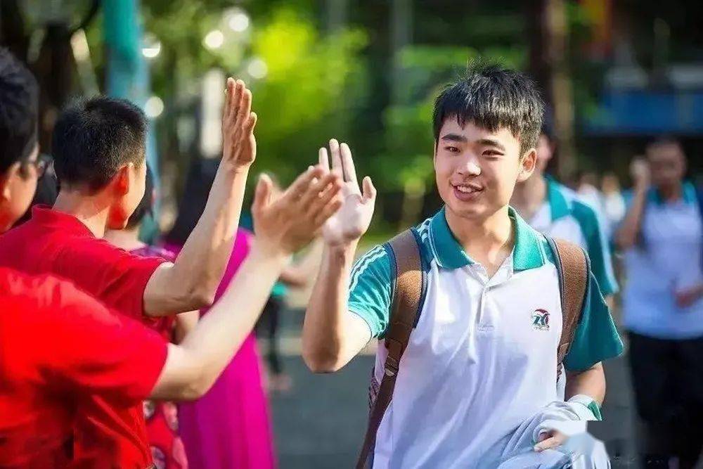 孩子|考爸考妈要学会骗、装、狠 ！2020最强陪考攻略：临近考期