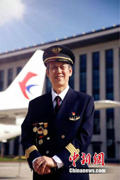 国产ARJ21交付三大航 听老中青三代和“阿娇”的