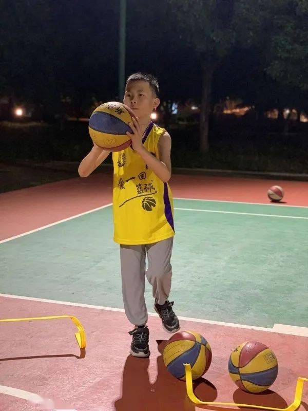 打篮球对孩子的身高有帮助吗能长个子吗