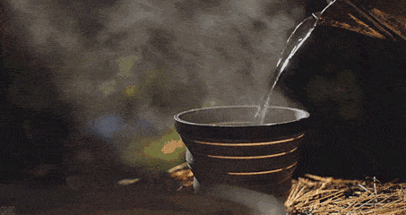 喝茶已成了很多人的日常 尤其是咱爸妈 对于很多人来说 喝茶是一种