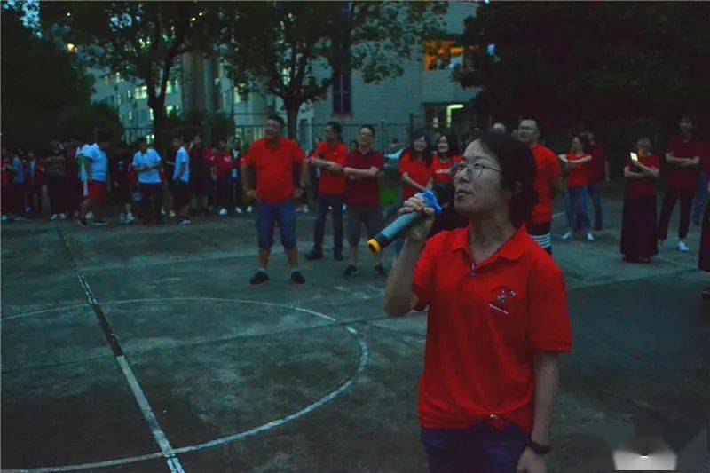 高三|永远难忘…海宁3所学校晚上出现震撼一幕…