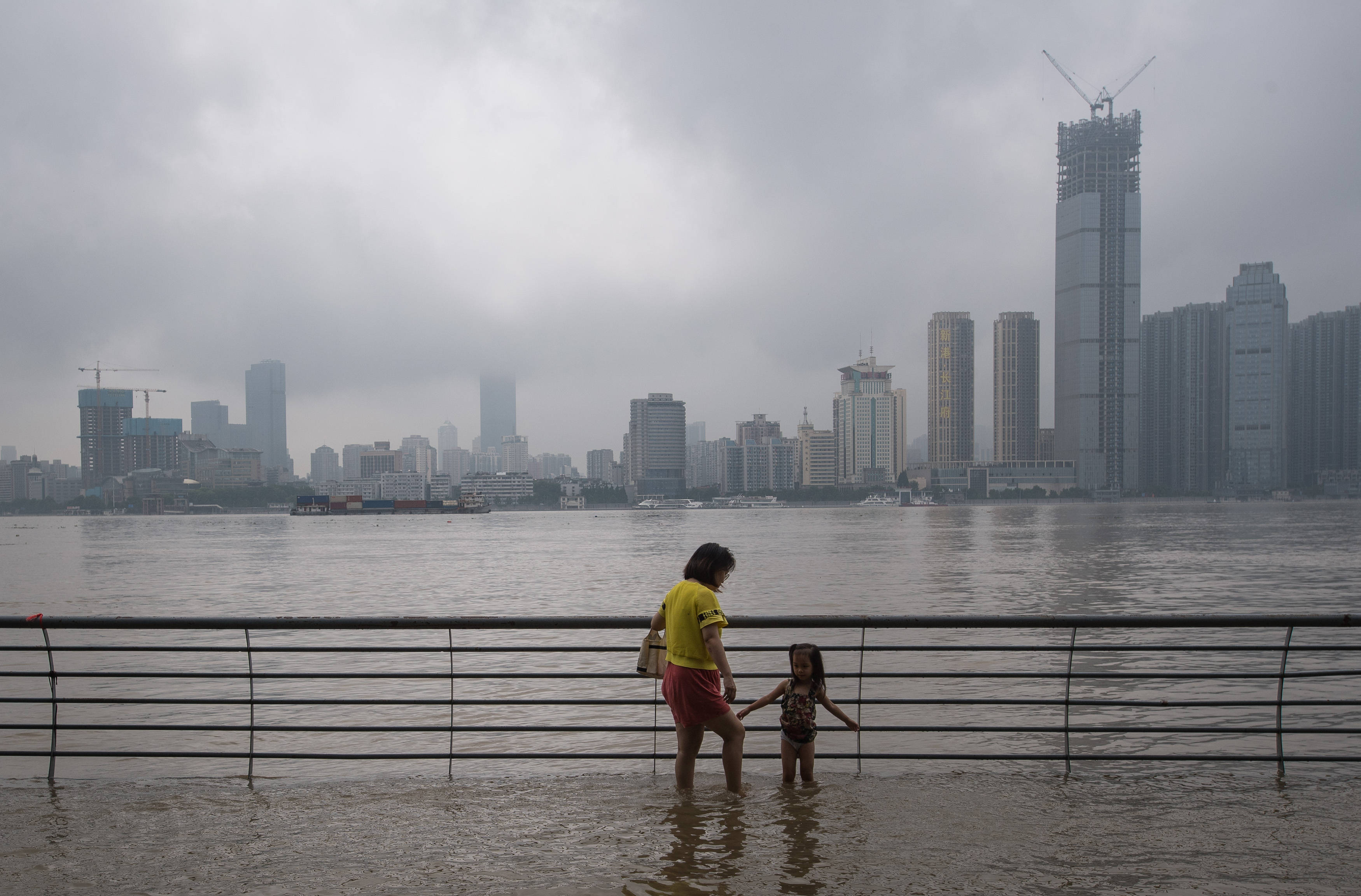 7月6日|长江中下游干流控制站陆续突破警戒水位