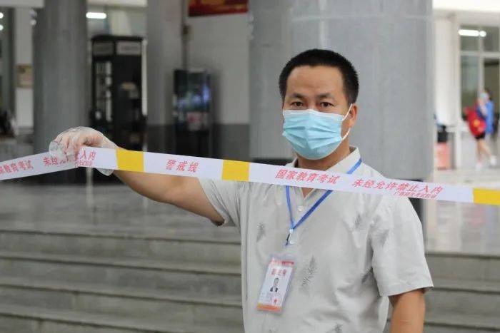 高考|多图直击桂林高考现场!这一幕幕让人动容…