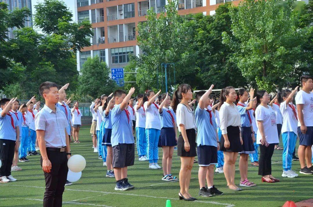 满载师恩扬帆起航成都市锦江外国语小学2020届学生毕业课程