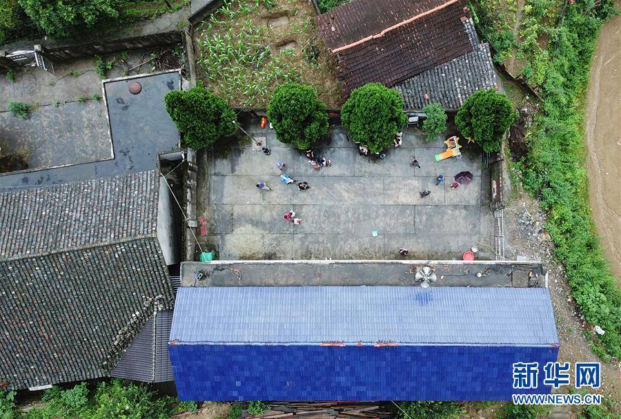 青龙村|山洪突袭，湘西北争分夺秒转移群众