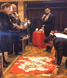 搞笑GIF: 隔着屏幕都能感觉到疼