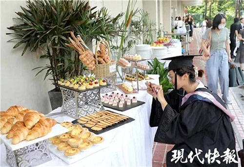 烧烤|甜点、龙虾、烧烤……这所大学的毕业美食太诱人了