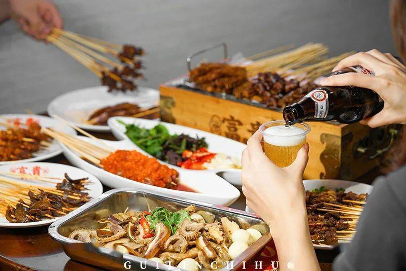 施家园|来吃的都是『富贵』人家！施家园的国潮烤肉店