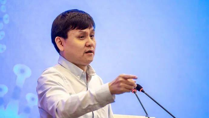 张文宏又飙金句:拜托你,先结婚再生孩子!这次说的和疫苗有关