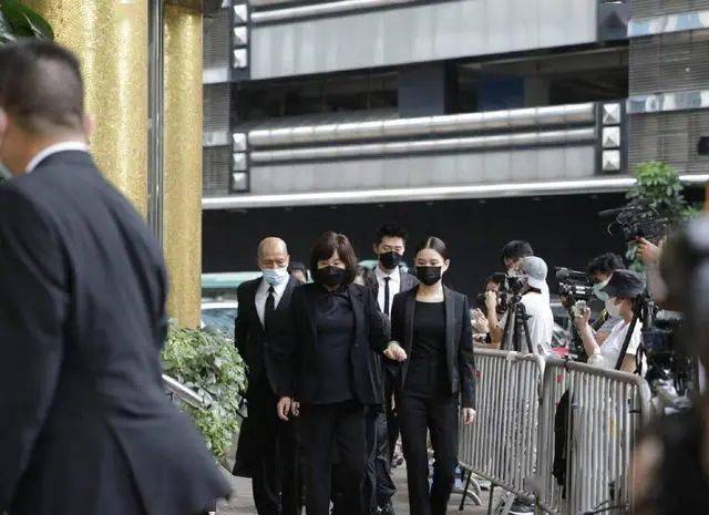 一路走好！众艺人公祭澳门赌王，TVB大姐大回忆