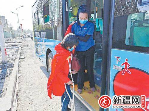 【弘扬社会主义核心价值观】532路公交司机热心