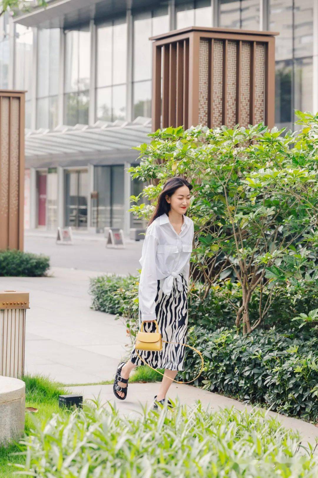 面料|上新|| 想买简约大方不过时的夏装？我精挑细选了这些