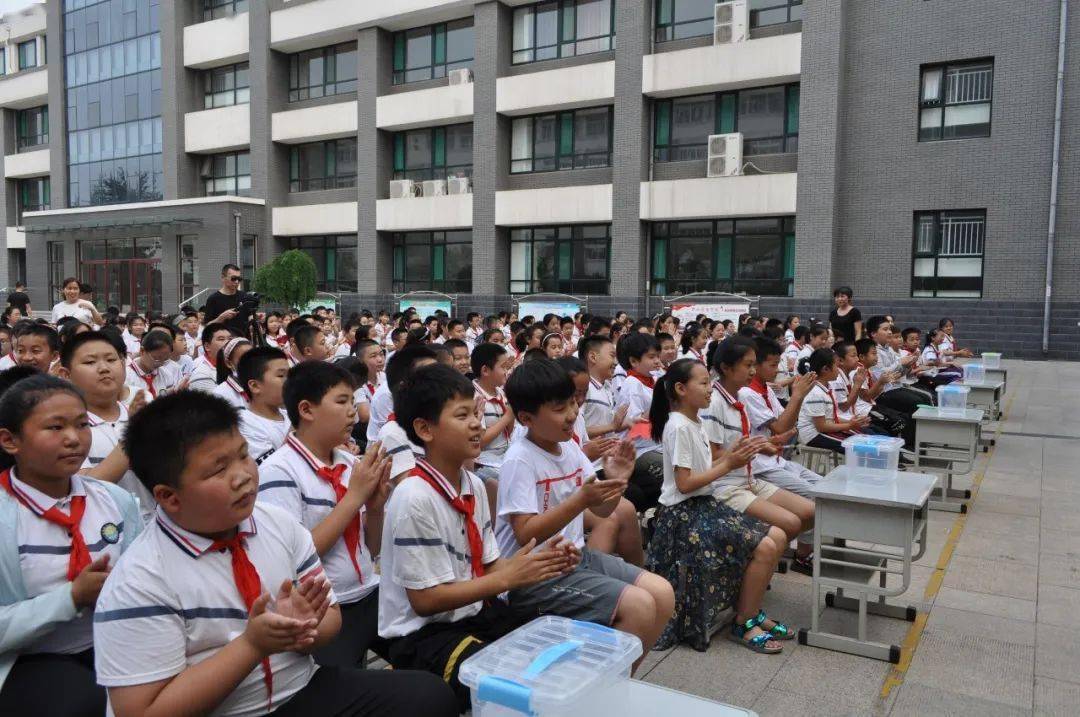 周村区实验学校举行2015级毕业典礼