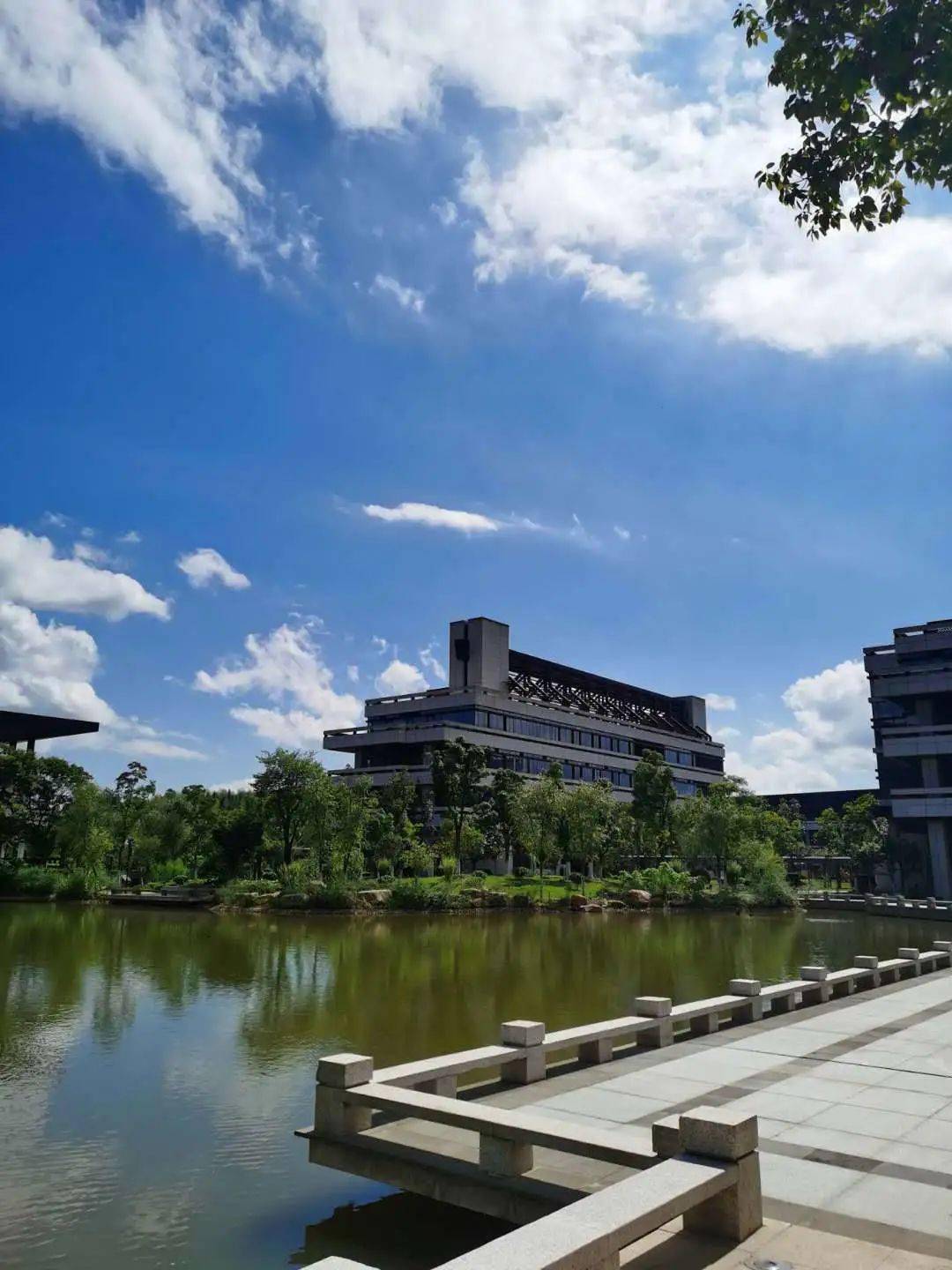 乘风破浪的古田干部学院