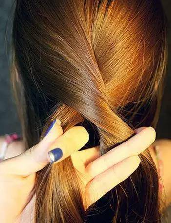 女人|女人出门这样扎头发,简直太棒了!