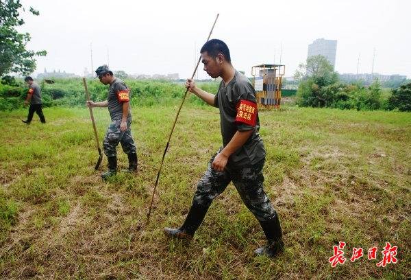 周亮宇|刚下高考考场，他请缨防汛一线